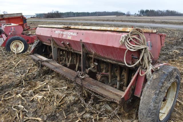 Image of International Harvester 510 equipment image 4