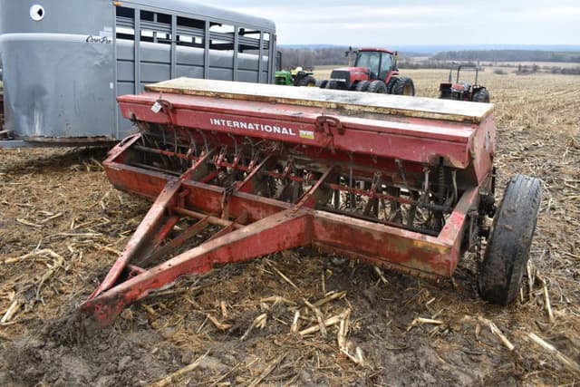 Image of International Harvester 510 equipment image 1