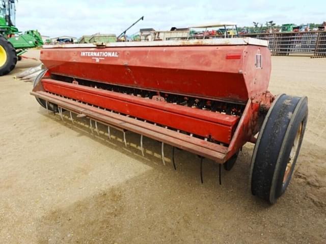 Image of International Harvester 510 equipment image 2