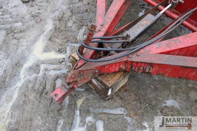 Image of International Harvester 5100 equipment image 4