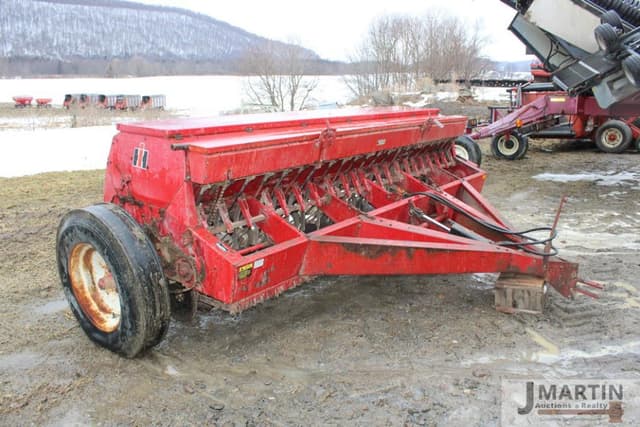 Image of International Harvester 5100 equipment image 1