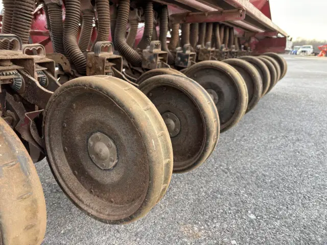Image of International Harvester 5100 equipment image 1