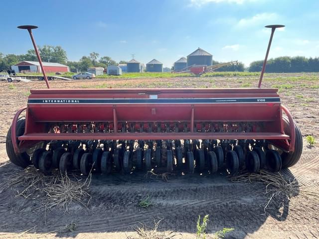 Image of International Harvester 5100 equipment image 1
