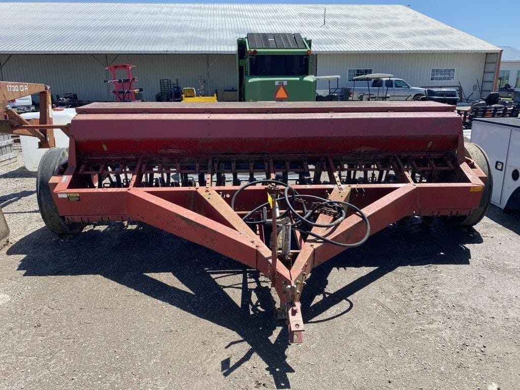 Case IH 5100 Equipment Image0