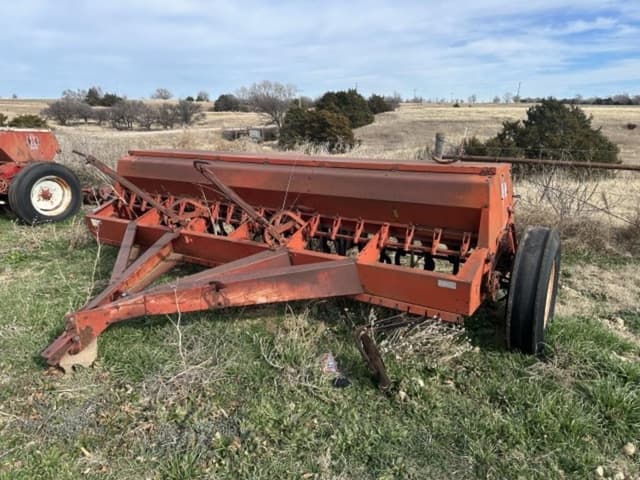 Image of International Harvester 5100 equipment image 1