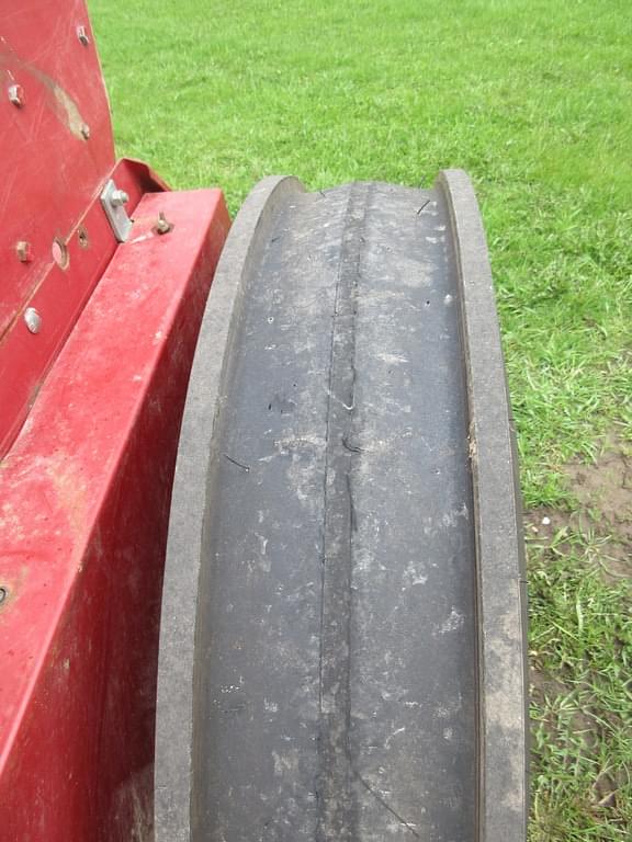 Image of International Harvester 5100 equipment image 4