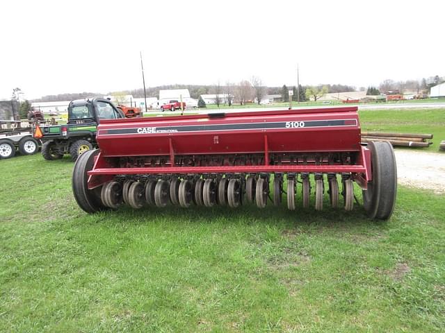 Image of International Harvester 5100 equipment image 2