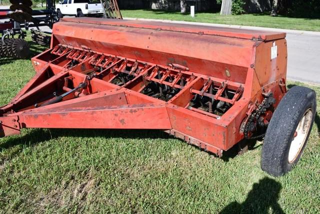 Image of International Harvester 5100 equipment image 1