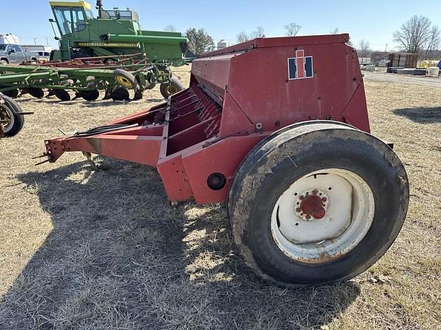 Image of International Harvester 5100 equipment image 4