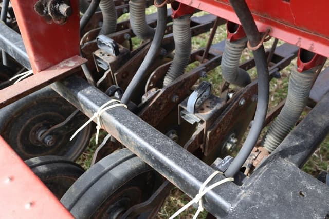 Image of International Harvester 5100 equipment image 3