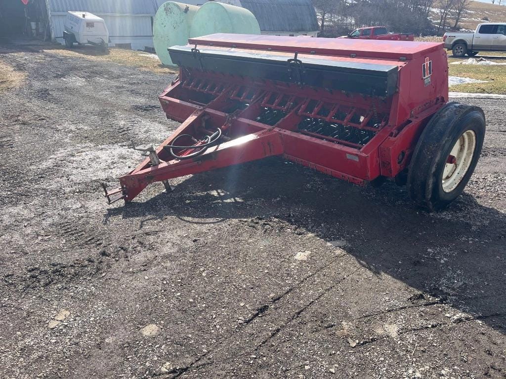 International Harvester 5100 Equipment Image0