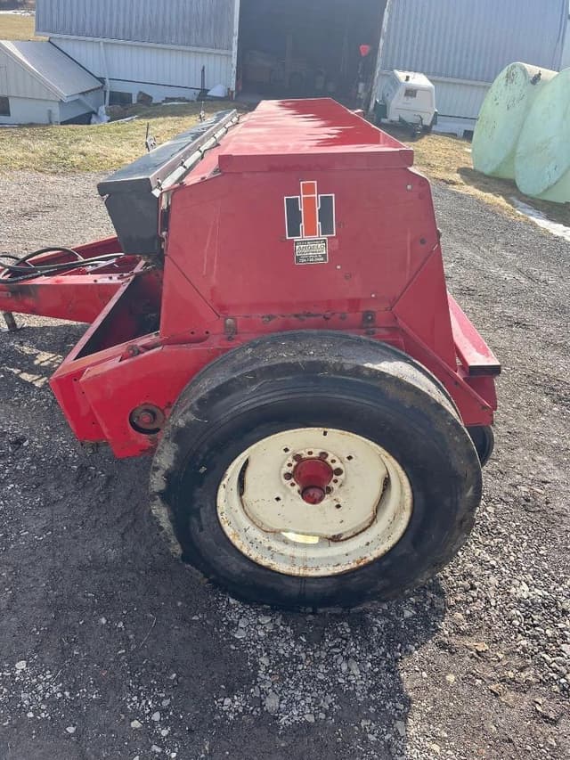 Image of International Harvester 5100 equipment image 3