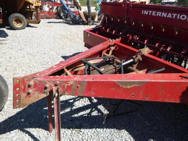 Image of International Harvester 5100 equipment image 1