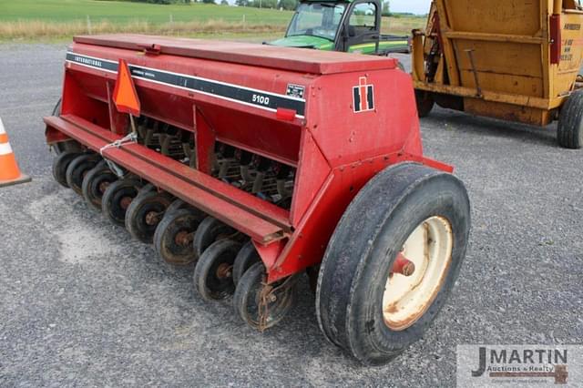 Image of International Harvester 5100 equipment image 2