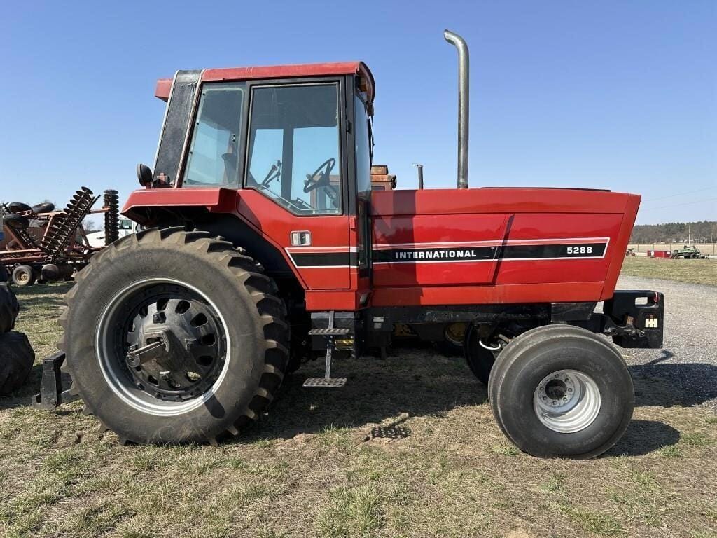 Main image International Harvester 5288
