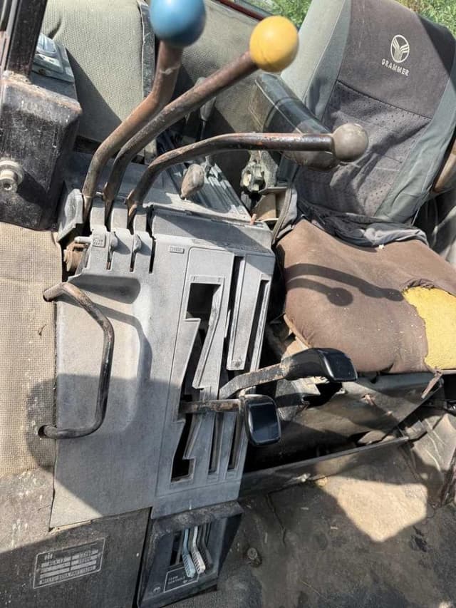 Image of International Harvester 5288 equipment image 4
