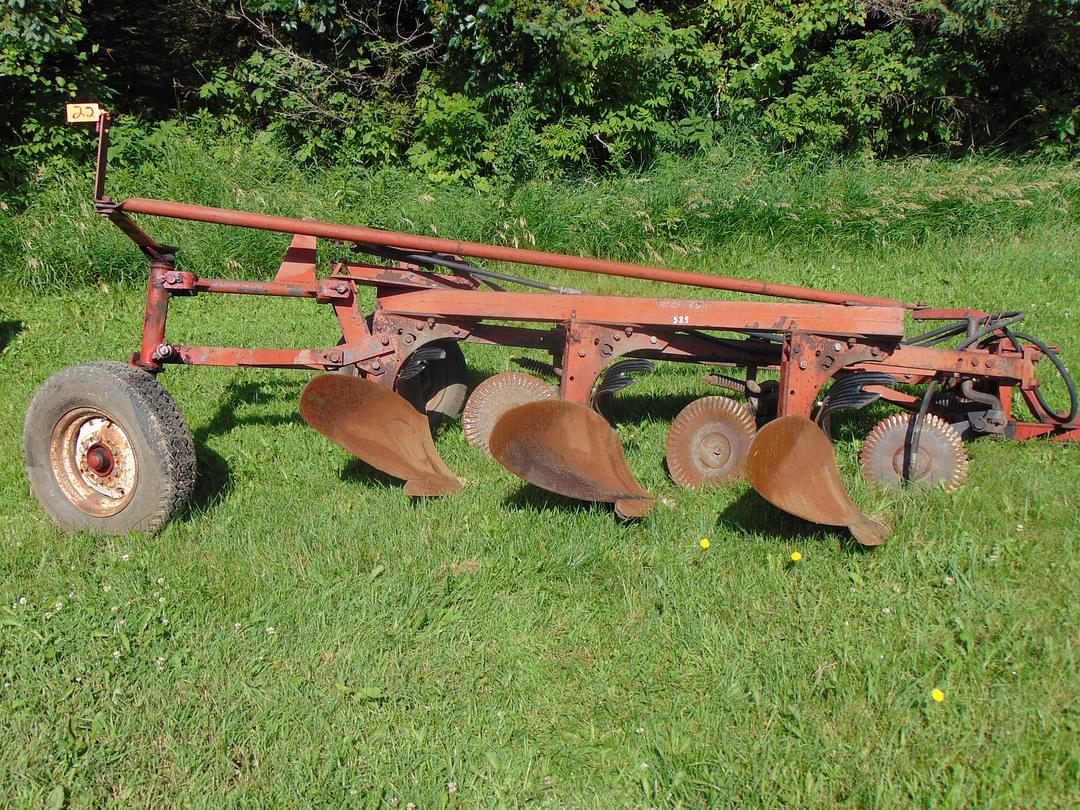 Image of International Harvester 535 Image 0
