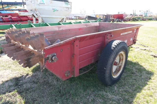 Image of International Harvester 540 equipment image 3