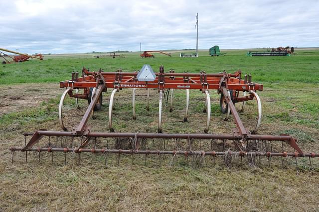 Image of International Harvester 55 equipment image 3