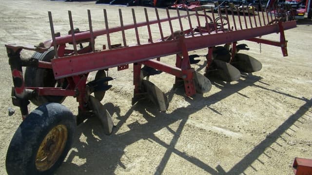 Image of International Harvester 550 equipment image 2