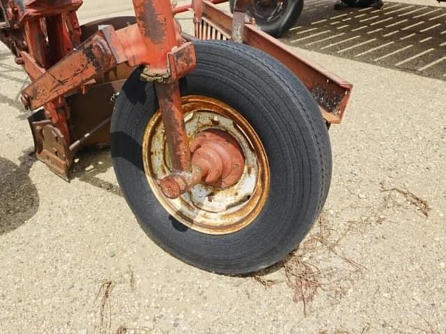 Image of International Harvester 550 equipment image 3