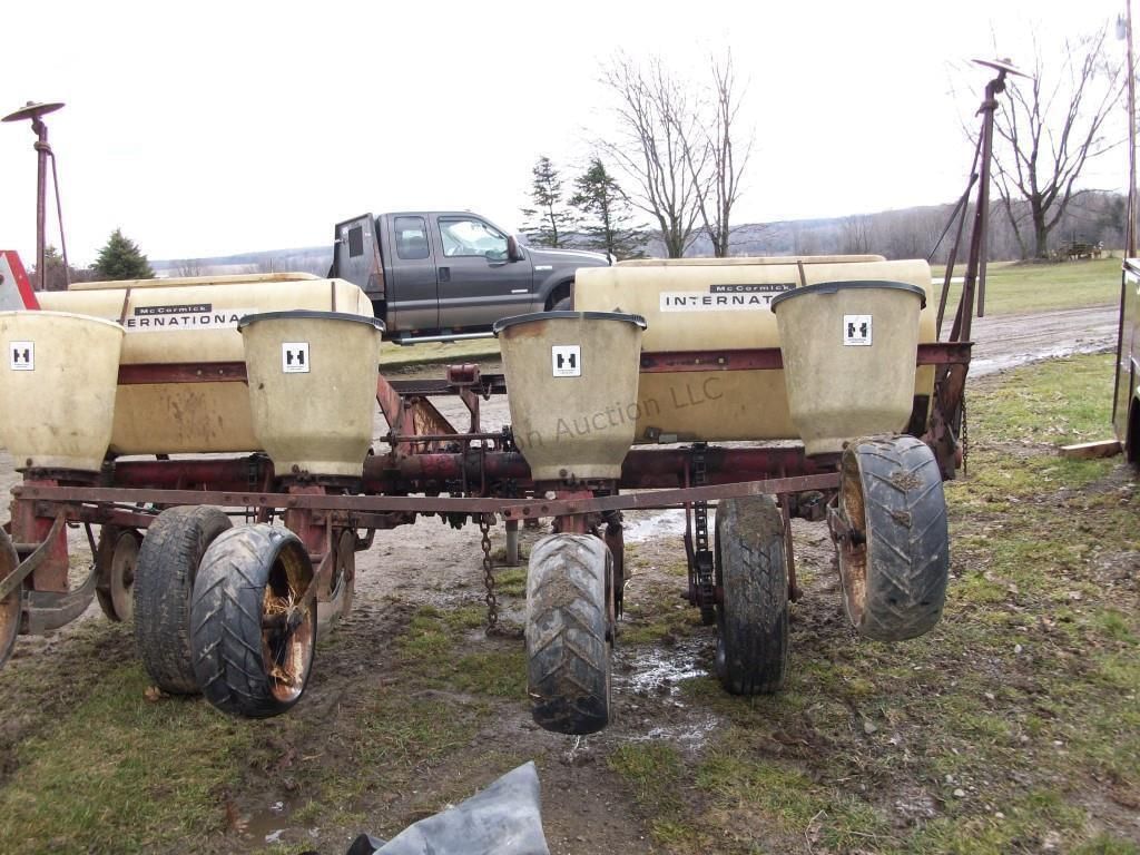 Main image International Harvester 56