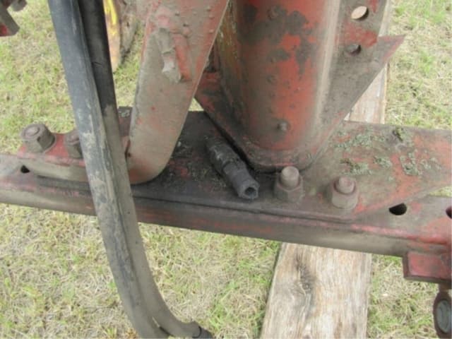 Image of International Harvester 560 equipment image 3