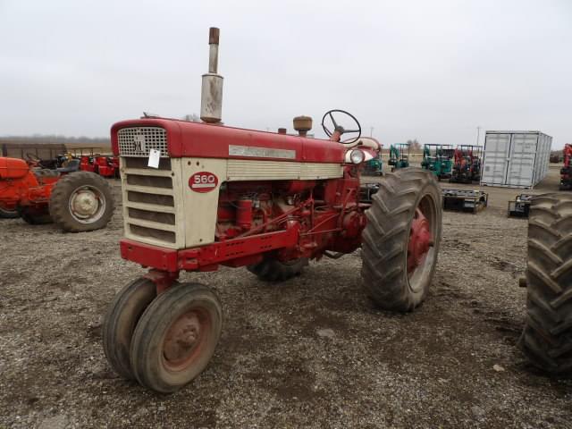 Image of International Harvester 560 Image 1