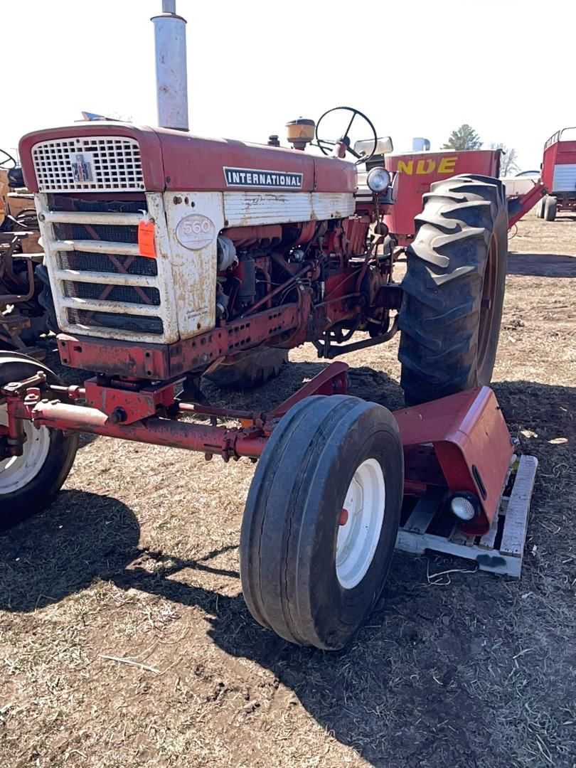 Main image International Harvester 560