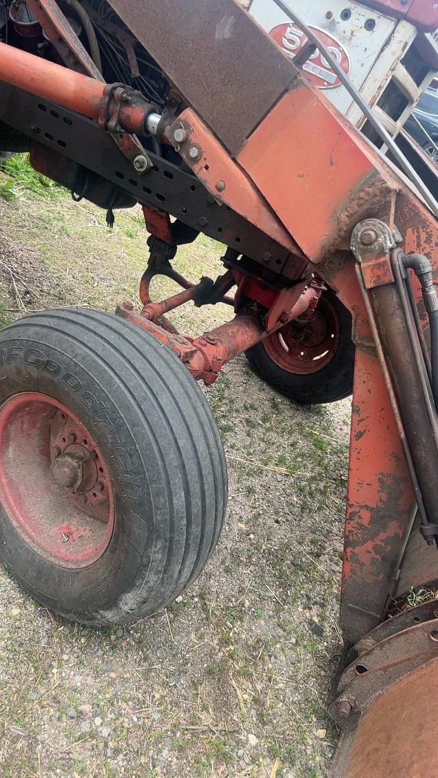 Image of International Harvester 560 equipment image 1