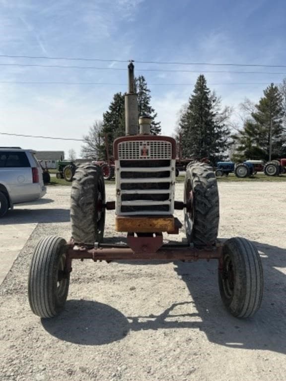 Image of International Harvester 560 equipment image 2