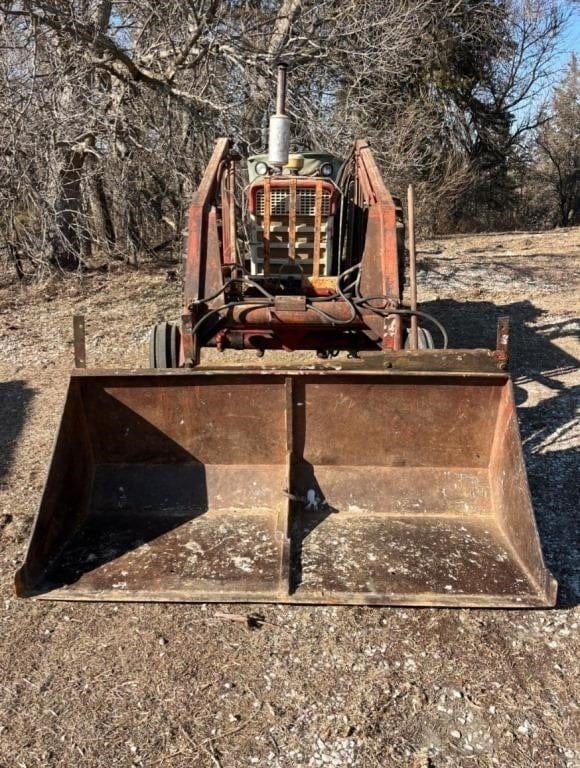 International Harvester 560 Equipment Image0