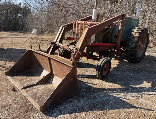 Image of International Harvester 560 equipment image 2