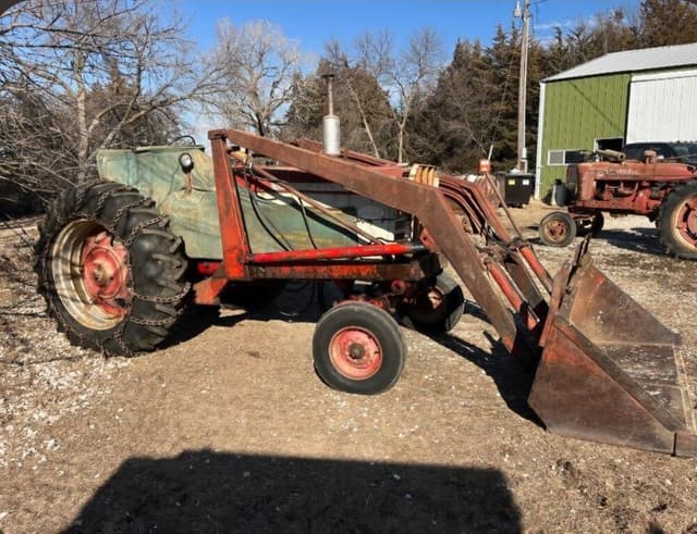 Image of International Harvester 560 equipment image 1