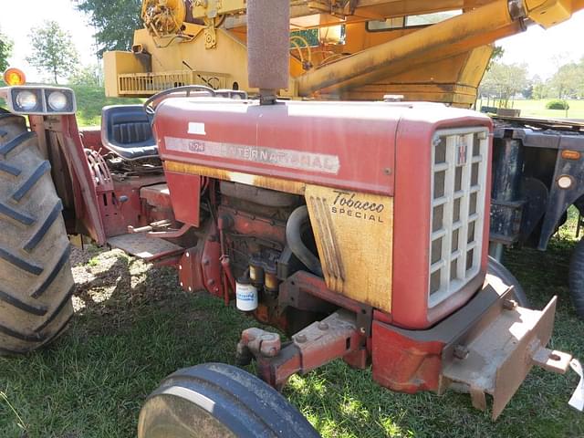 Image of International Harvester 574 equipment image 3