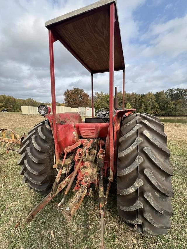 Image of International Harvester 574 equipment image 3