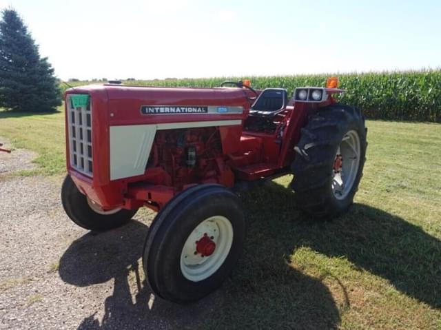 Image of International Harvester 574 equipment image 4