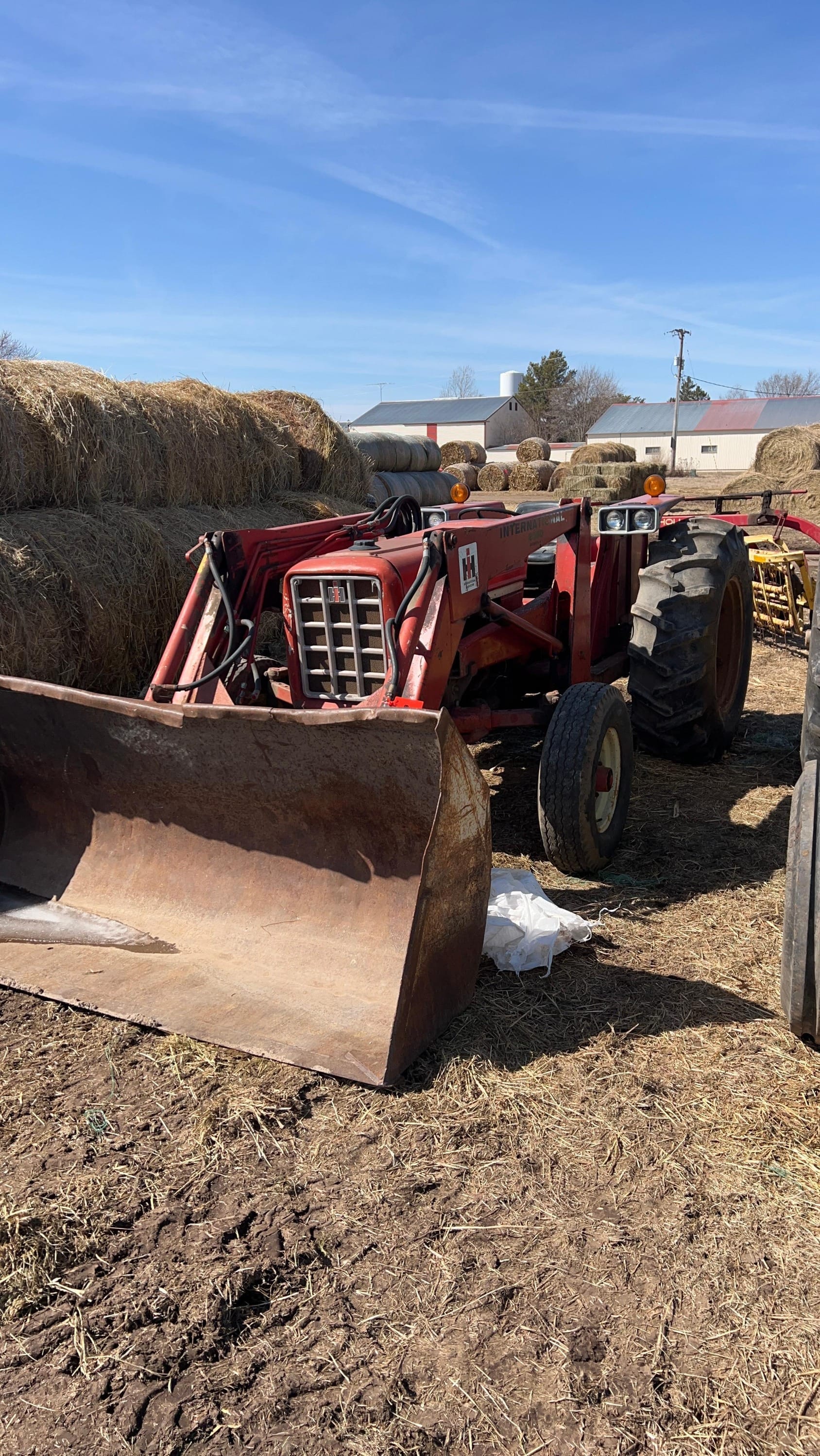 International Harvester 574 Equipment Image0