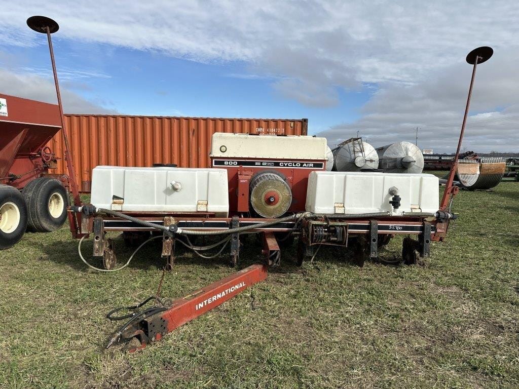 Main image International Harvester 800 Cyclo Air
