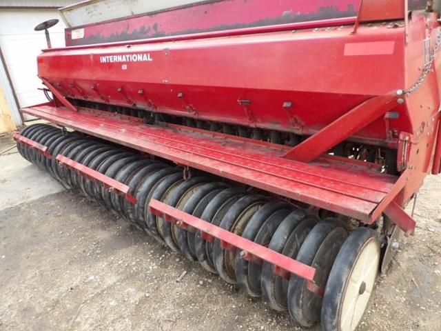 Image of International Harvester 620 equipment image 3