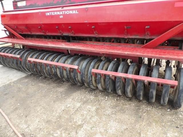 Image of International Harvester 620 equipment image 4