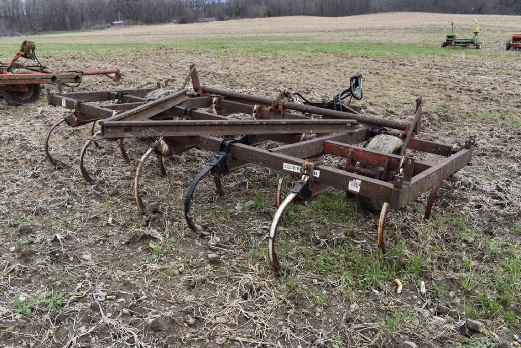 Image of International Harvester 645 Image 1