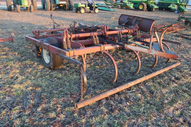 Image of International Harvester 6500 equipment image 2