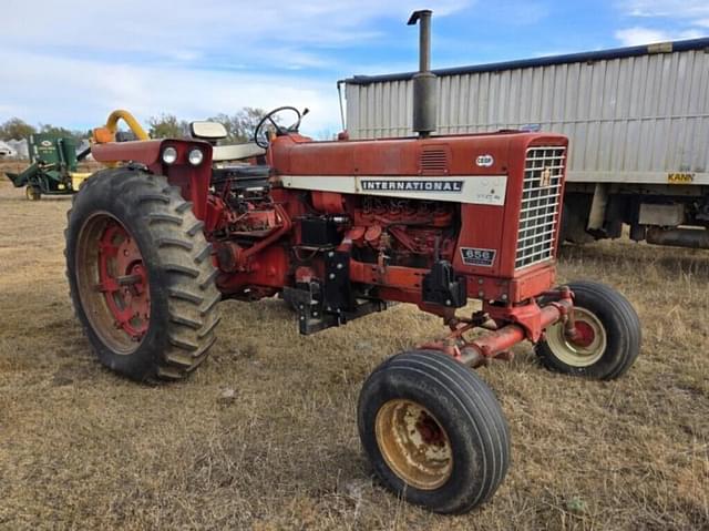 Image of International Harvester 656 equipment image 2