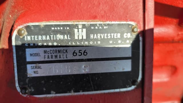 Image of Farmall 656 equipment image 2