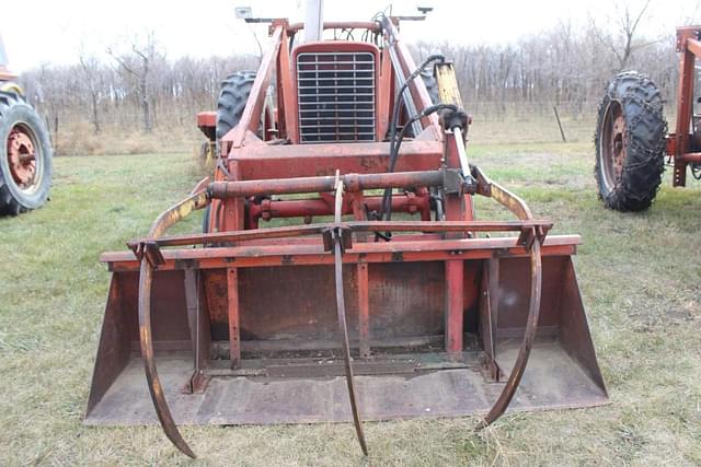 Image of International Harvester 656 equipment image 3