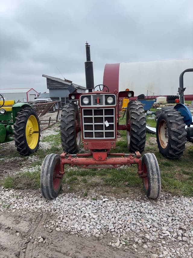 Image of International Harvester 686 equipment image 1