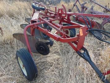 Main image International Harvester 70