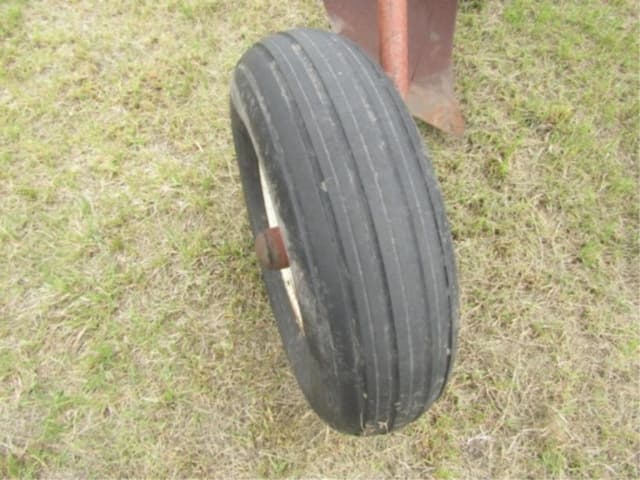 Image of International Harvester 70 equipment image 1