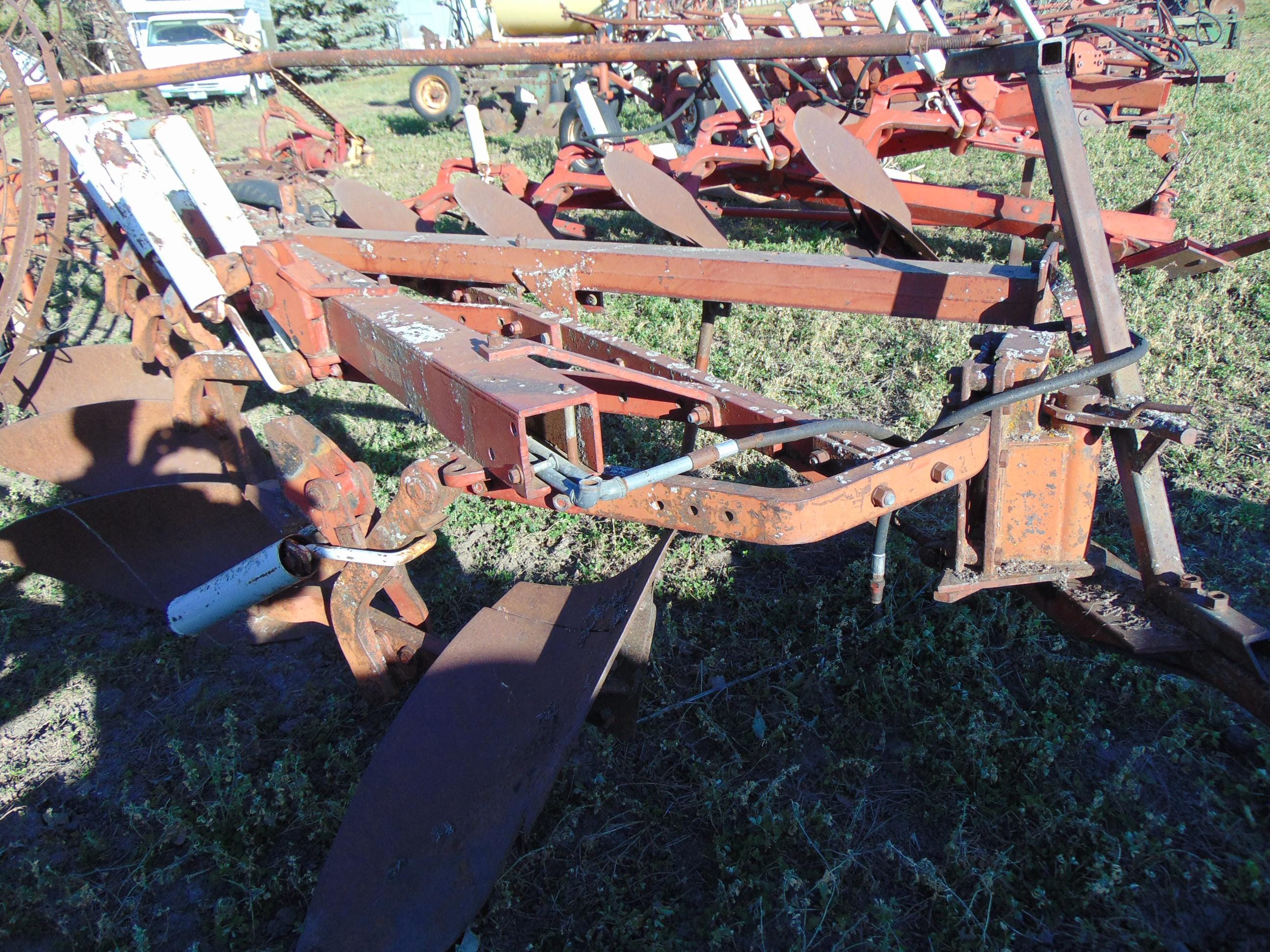 Main image International Harvester 700